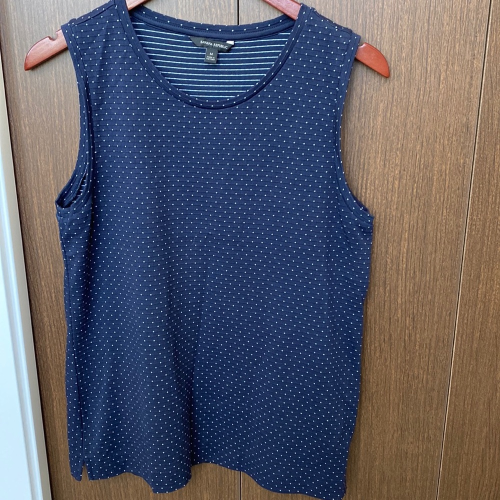 Banana republic navy tank with light blue dots size medium